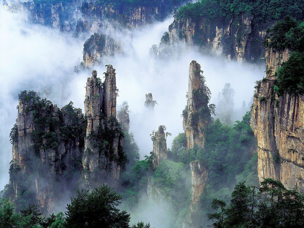 Zhangjiajie Tianzi Mountain