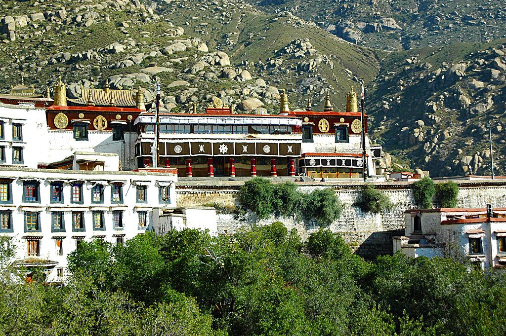 photo of the Sera Monastery